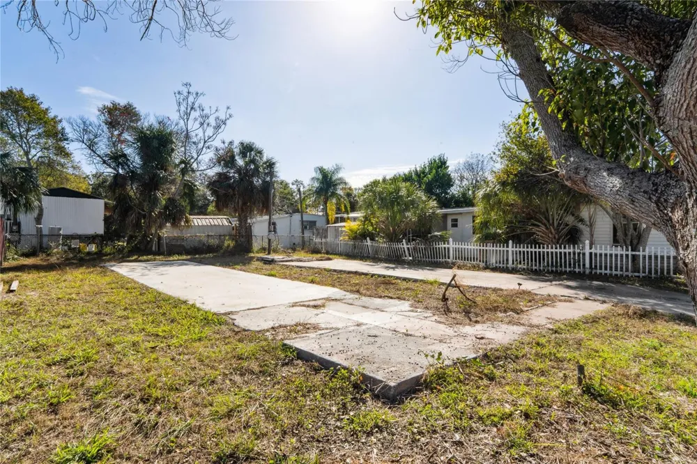 736 DRIFTWOOD LANE Tarpon Springs, FL 34689