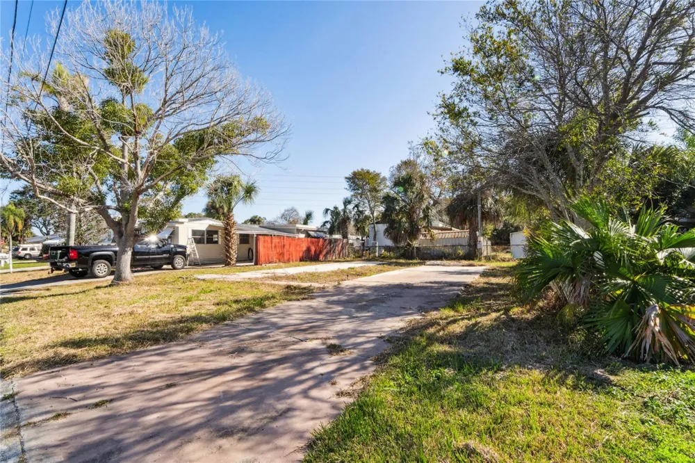 736 DRIFTWOOD LANE Tarpon Springs, FL 34689