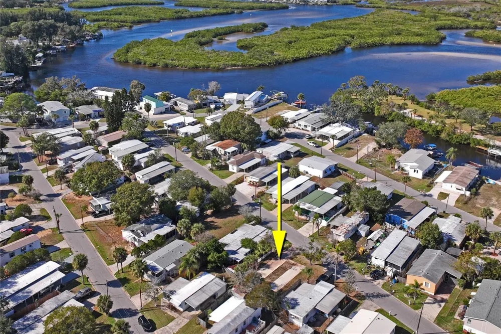 736 DRIFTWOOD LANE Tarpon Springs, FL 34689