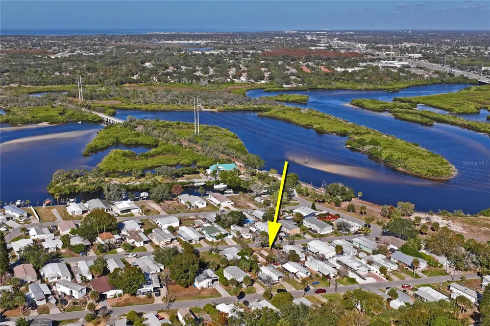 736 DRIFTWOOD LANE Tarpon Springs, FL 34689