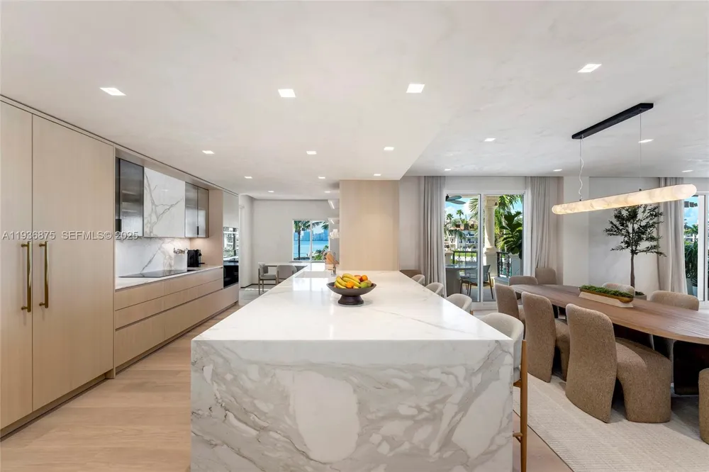 2521 Fisher Island Dr #6201 Miami Beach, FL 33109