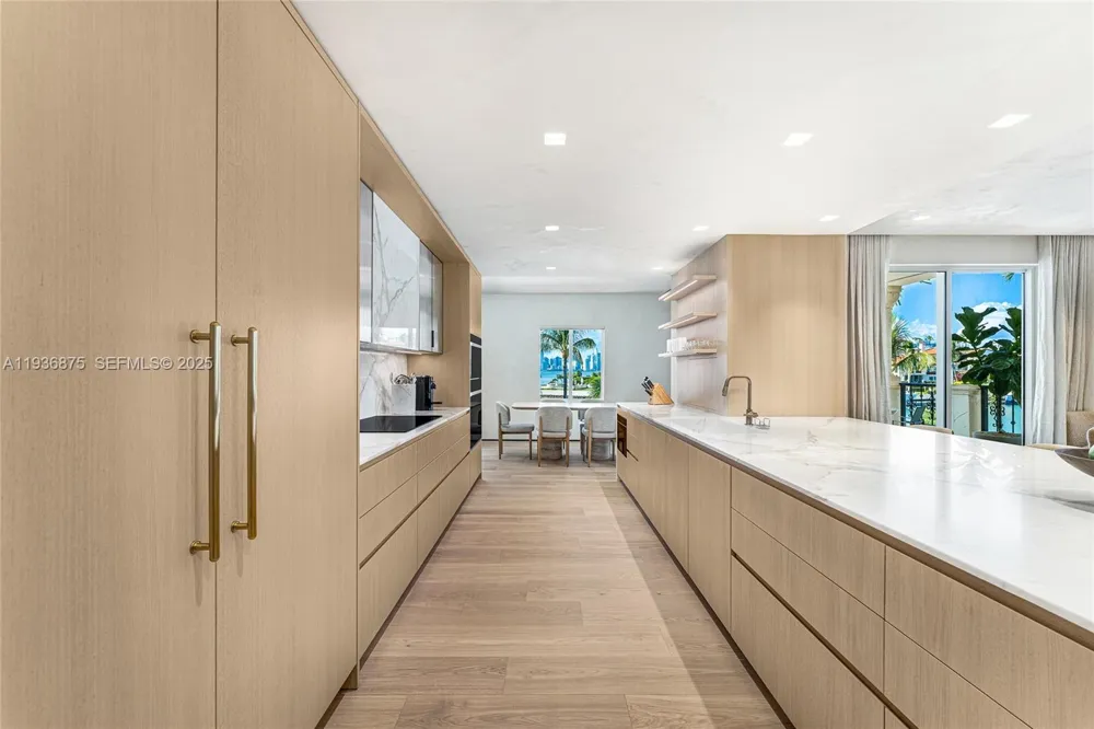 2521 Fisher Island Dr #6201 Miami Beach, FL 33109