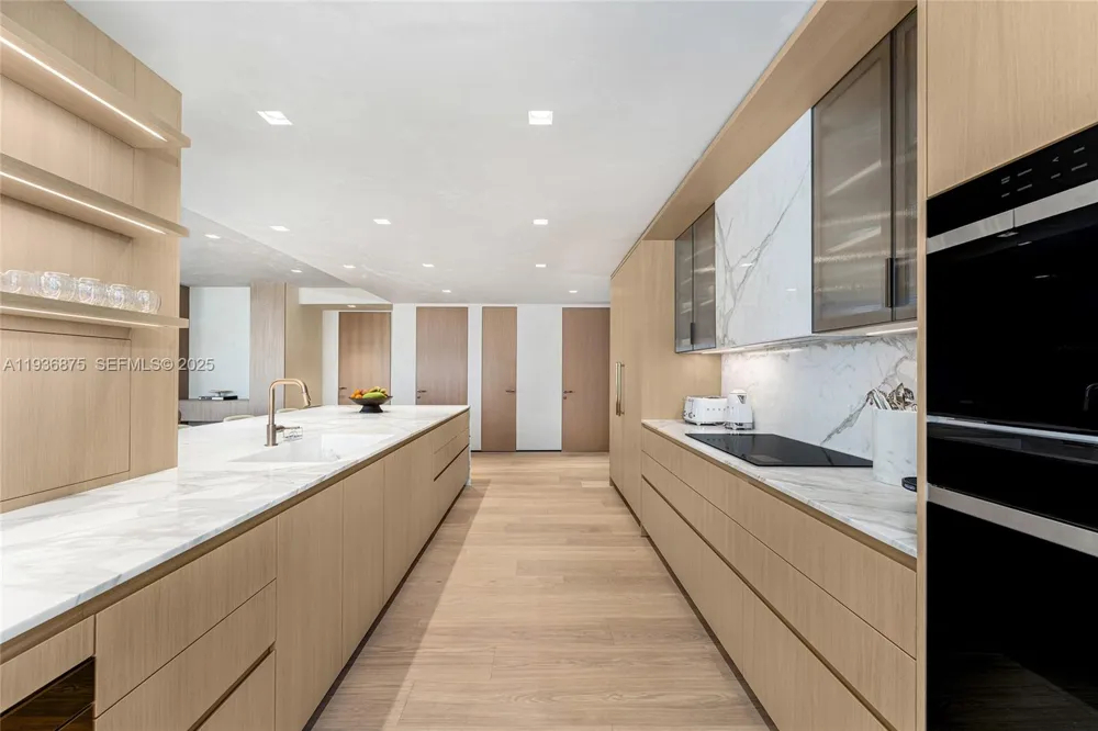 2521 Fisher Island Dr #6201 Miami Beach, FL 33109