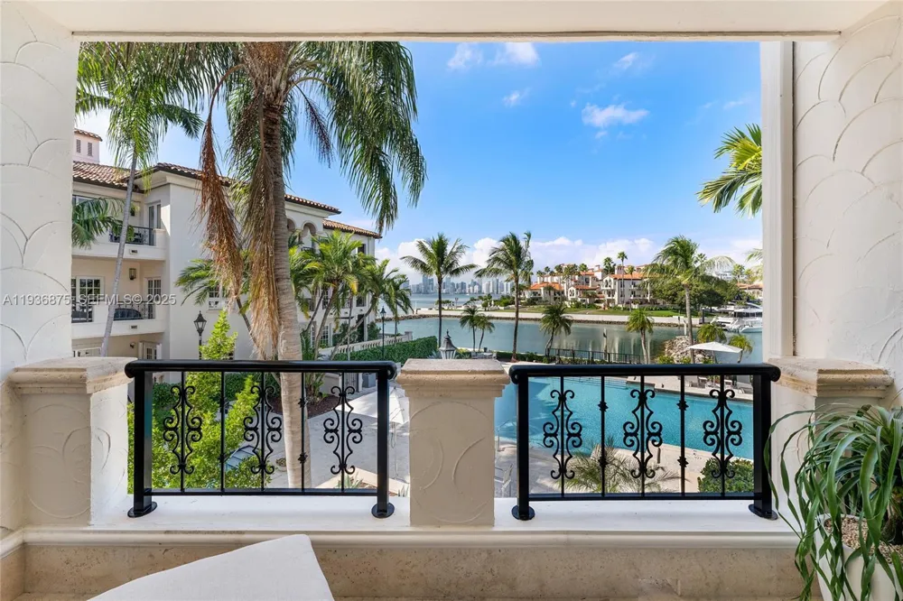 2521 Fisher Island Dr #6201 Miami Beach, FL 33109