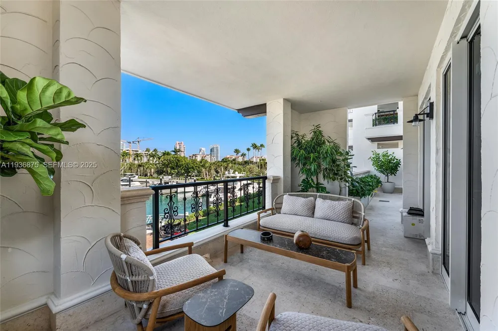 2521 Fisher Island Dr #6201 Miami Beach, FL 33109