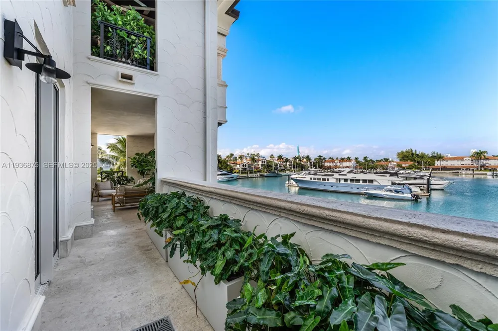 2521 Fisher Island Dr #6201 Miami Beach, FL 33109