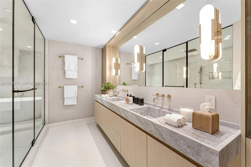 2521 Fisher Island Dr #6201 Miami Beach, FL 33109