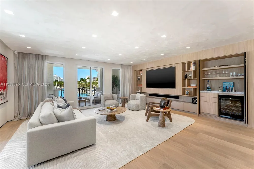 2521 Fisher Island Dr #6201 Miami Beach, FL 33109