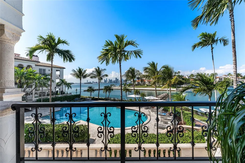 2521 Fisher Island Dr #6201 Miami Beach, FL 33109