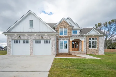 1050 Baylee Cir
