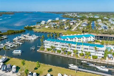 8226 HARBORSIDE CIRCLE