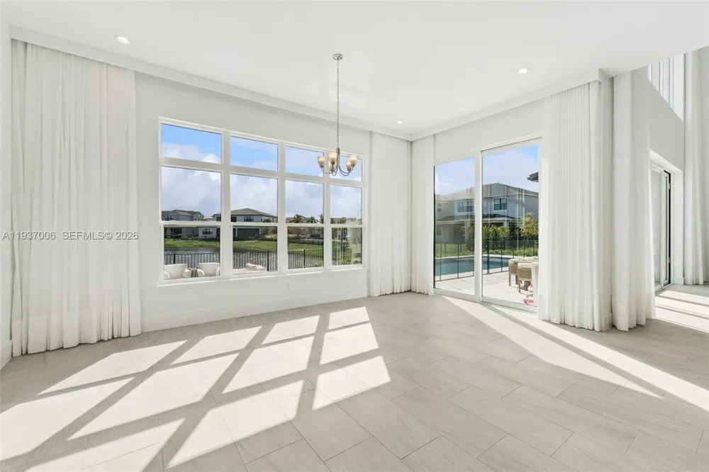 9720 Laurel Berry Drive Orlando, FL 32827