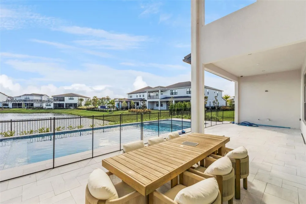 9720 Laurel Berry Drive Orlando, FL 32827