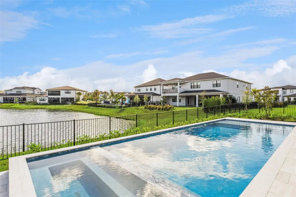 9720 Laurel Berry Drive Orlando, FL 32827