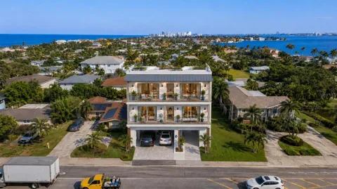 CAUSEWAY BOULEVARD