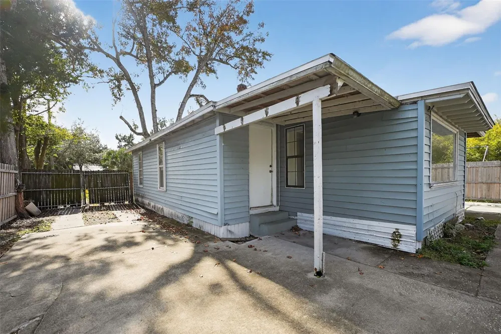 146 KINGSTON AVENUE Daytona Beach, FL 32114