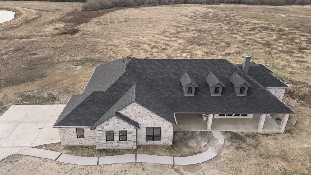4112 County Road 1098 Celeste, TX 75423