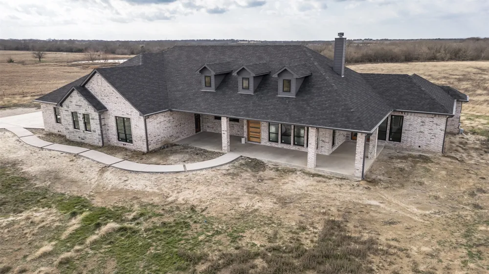 4112 County Road 1098 Celeste, TX 75423