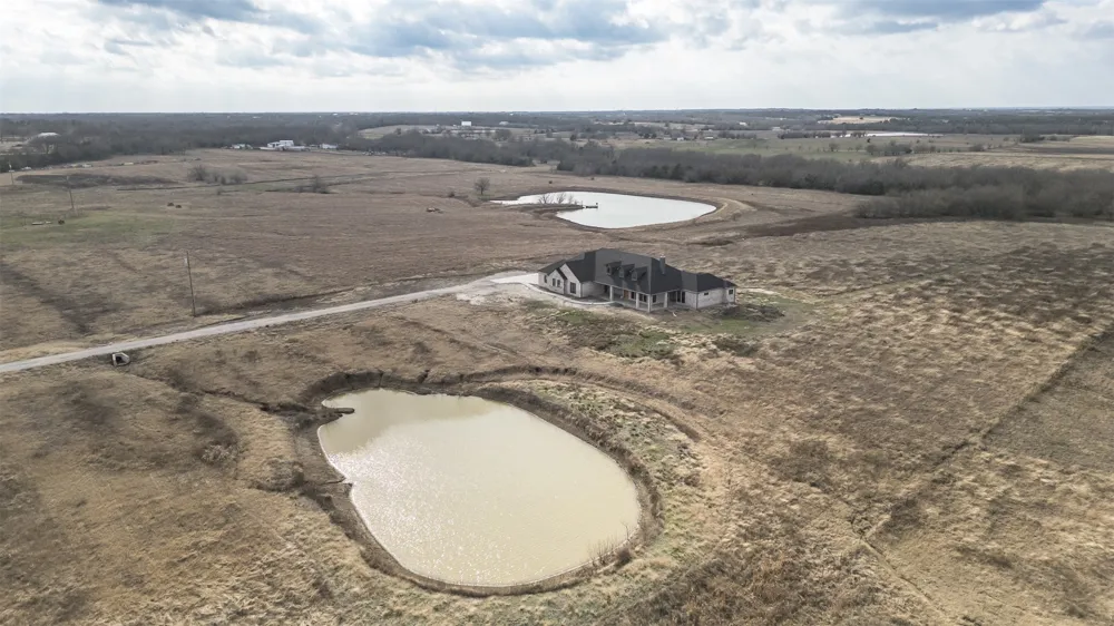 4112 County Road 1098 Celeste, TX 75423
