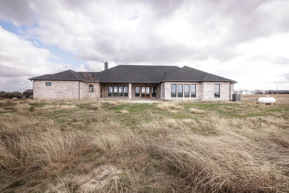 4112 County Road 1098 Celeste, TX 75423