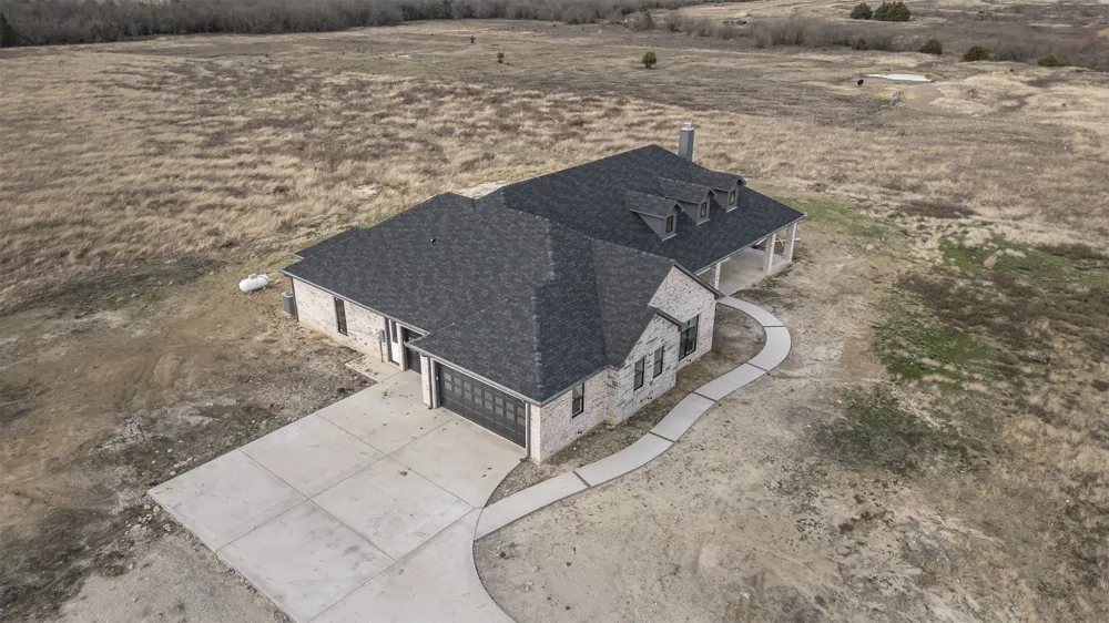 4112 County Road 1098 Celeste, TX 75423