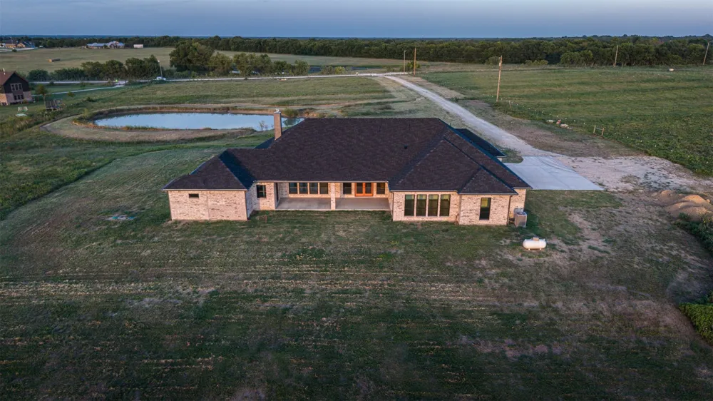 4112 County Road 1098 Celeste, TX 75423