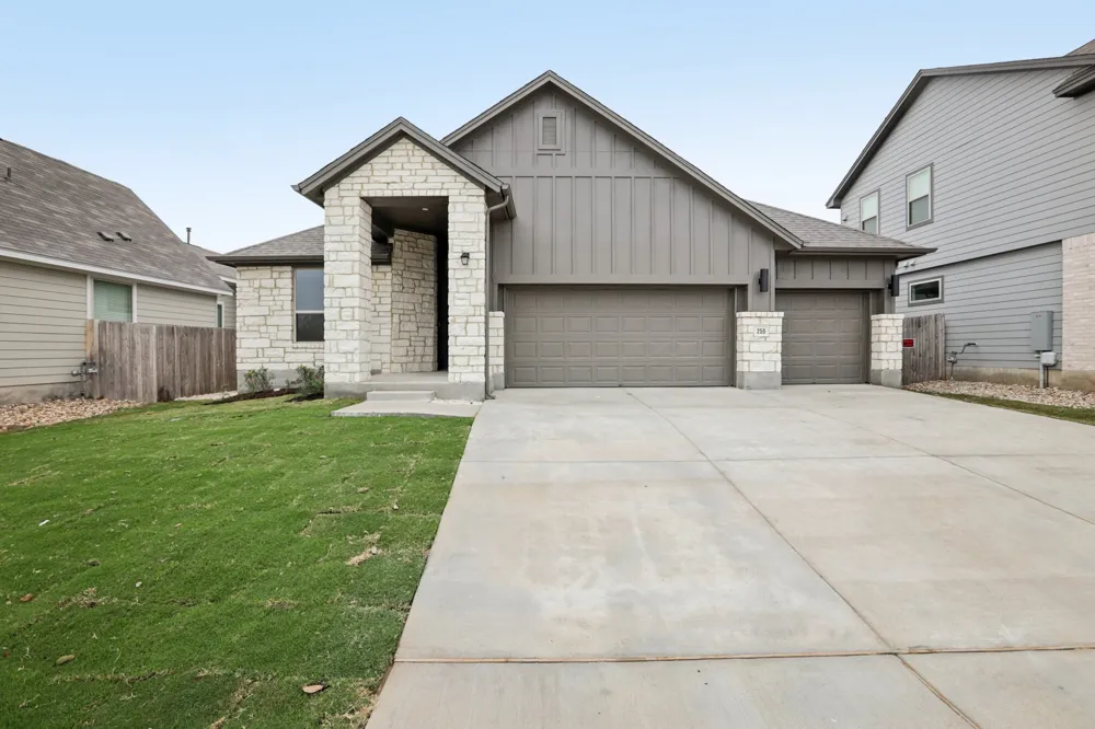581 Treadwell Lane Kyle, TX 78640