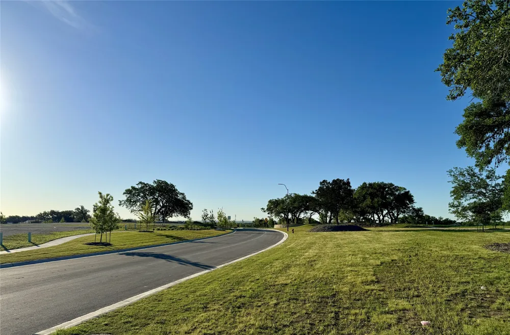 581 Treadwell Lane Kyle, TX 78640