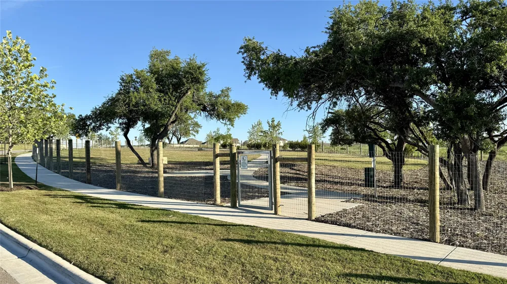 581 Treadwell Lane Kyle, TX 78640