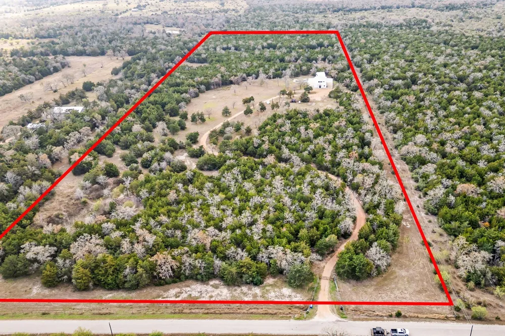 1925 Hills Road Carmine, TX 78932