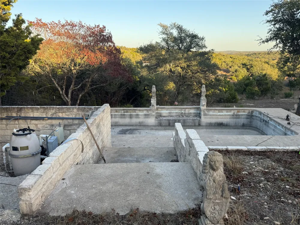 1984 Divide Pass Blanco, TX 78606