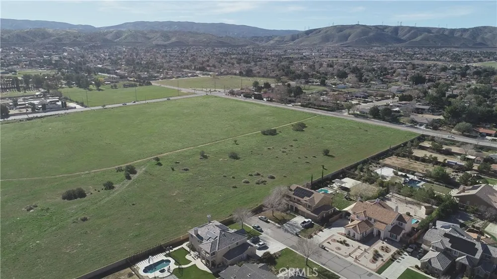 45 W Stw (Pav) Vic Quartz Hill, CA 93536
