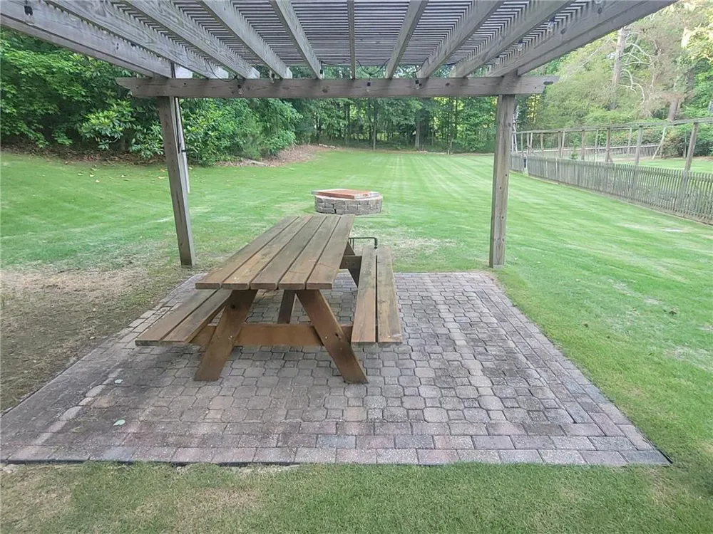 605 Marietta Highway Roswell, GA 30075