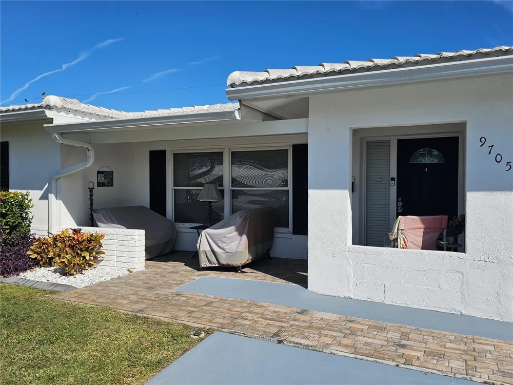 9705 MAINLANDS BOULEVARD W Pinellas Park, FL 33782