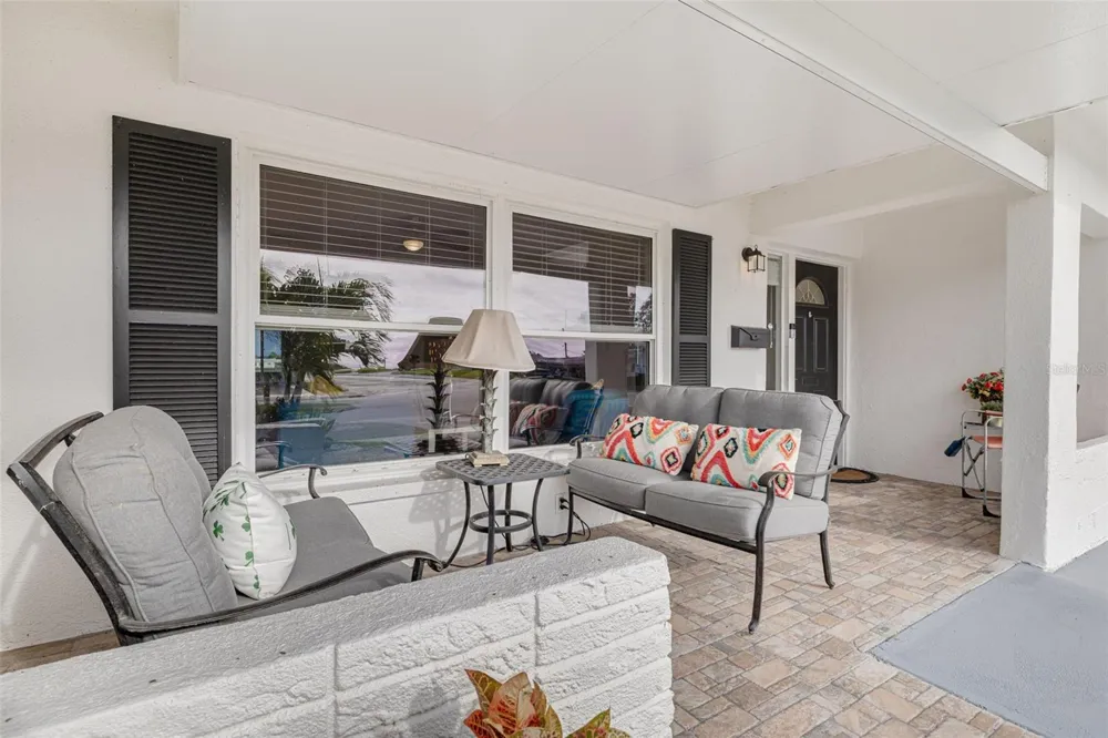 9705 MAINLANDS BOULEVARD W Pinellas Park, FL 33782