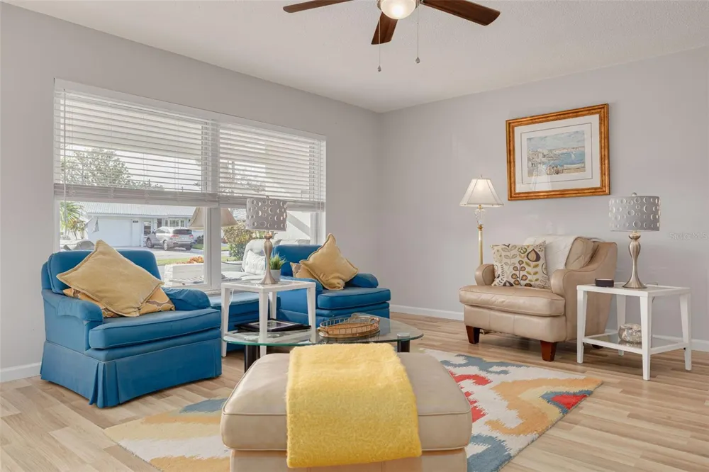 9705 MAINLANDS BOULEVARD W Pinellas Park, FL 33782