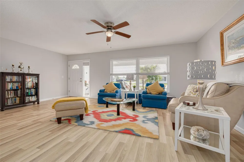 9705 MAINLANDS BOULEVARD W Pinellas Park, FL 33782