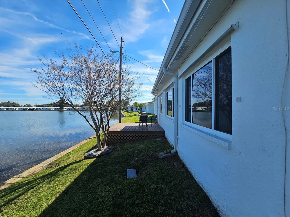 9705 MAINLANDS BOULEVARD W Pinellas Park, FL 33782