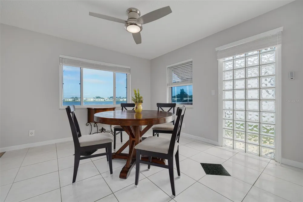 9705 MAINLANDS BOULEVARD W Pinellas Park, FL 33782