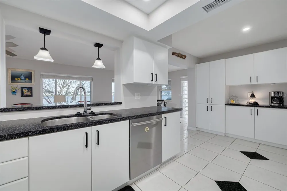 9705 MAINLANDS BOULEVARD W Pinellas Park, FL 33782