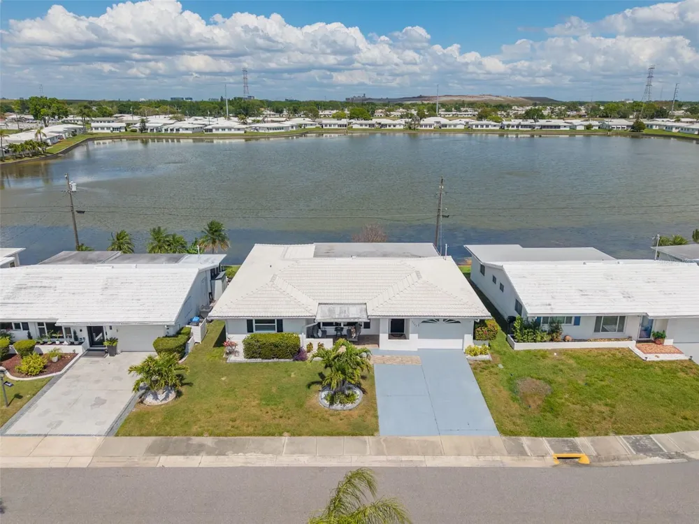 9705 MAINLANDS BOULEVARD W Pinellas Park, FL 33782