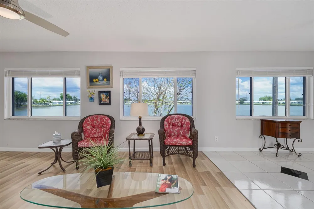 9705 MAINLANDS BOULEVARD W Pinellas Park, FL 33782