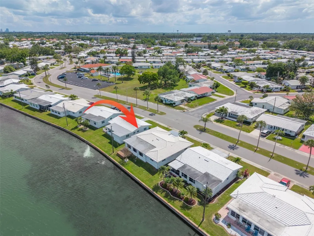 9705 MAINLANDS BOULEVARD W Pinellas Park, FL 33782