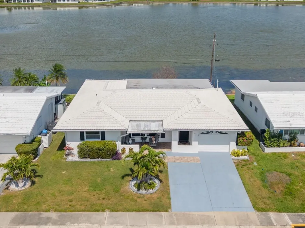 9705 MAINLANDS BOULEVARD W Pinellas Park, FL 33782