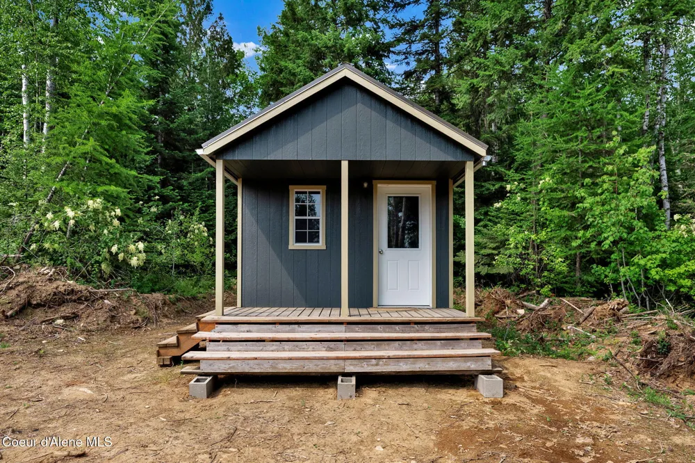 537 E Wrenco Road Sandpoint, ID 83864