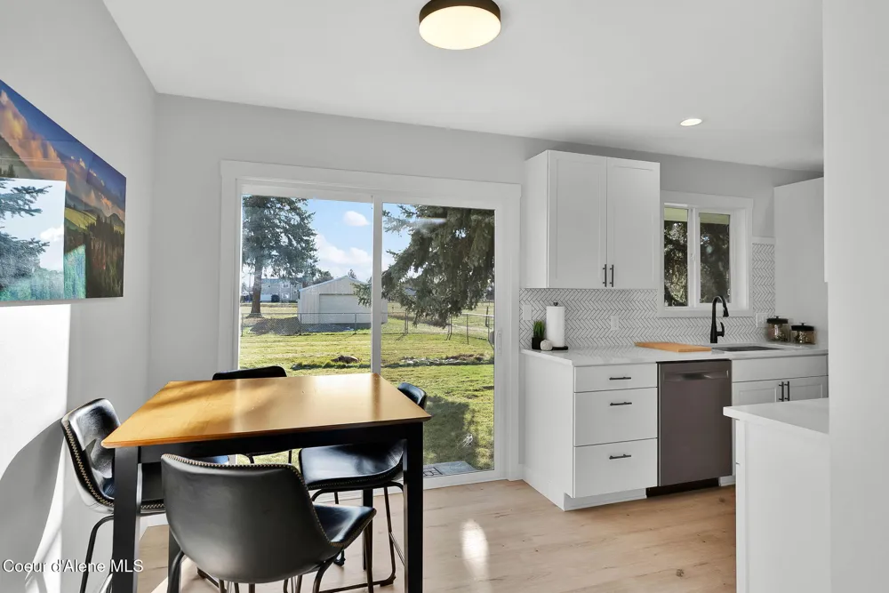 1810 W Honeysuckle Ave. Hayden, ID 83835