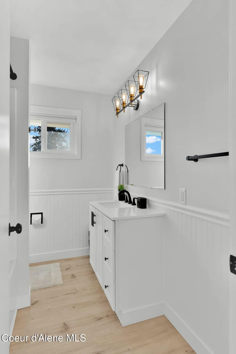 1810 W Honeysuckle Ave. Hayden, ID 83835