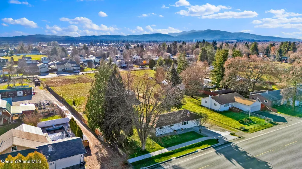 1810 W Honeysuckle Ave. Hayden, ID 83835