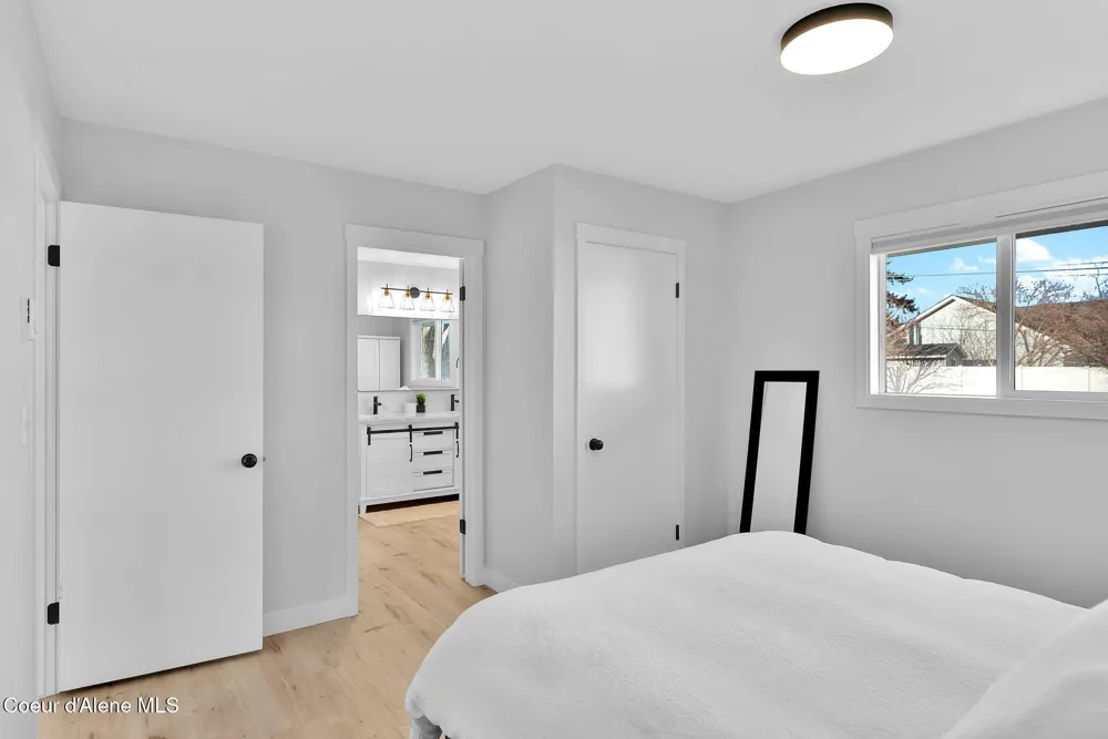1810 W Honeysuckle Ave. Hayden, ID 83835