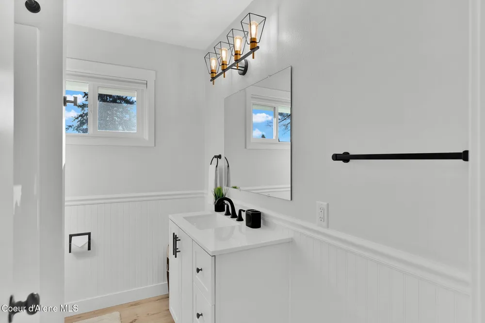 1810 W Honeysuckle Ave. Hayden, ID 83835
